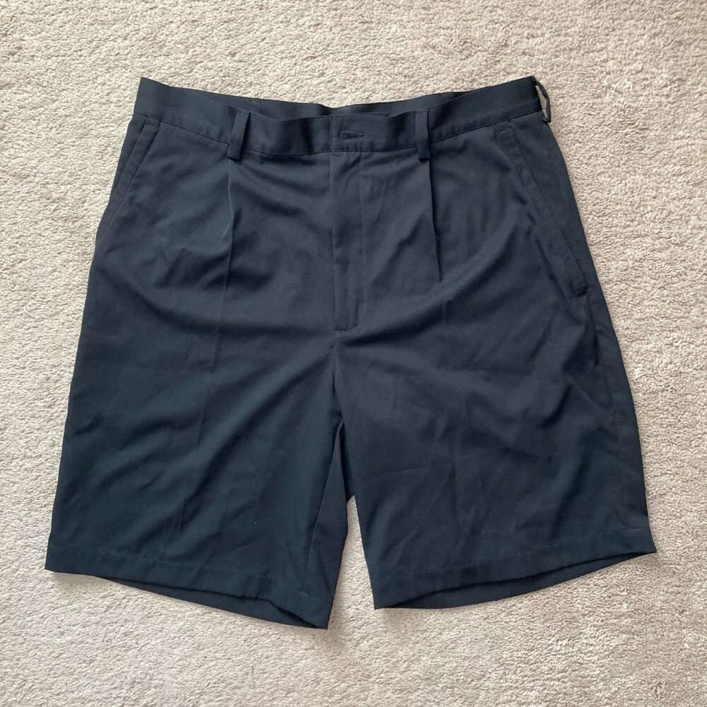 Nike Golf black shorts men's size 34/medium